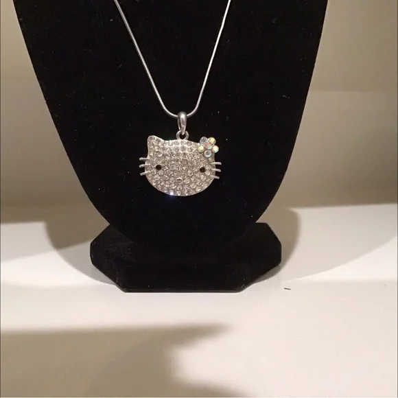 🔴HELLO KITTY CRYSTAL SILVER NECKLACE🔴🔴 - Picture 4 of 9